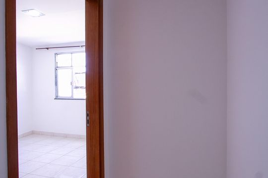 Corredor de apartamento para alugar com 1 quarto, 60m² em Porto Novo, São Gonçalo