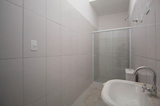 Banheiro de casa para alugar com 1 quarto, 40m² em Jardim Virginia Bianca, São Paulo