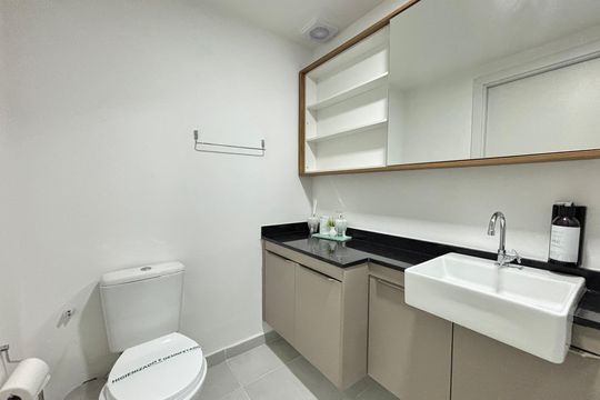 Banheiro de kitnet/studio à venda com 1 quarto, 26m² em Vila Olímpia, São Paulo