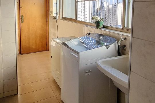 Área de serviço de apartamento à venda com 4 quartos, 122m² em Cambuí, Campinas