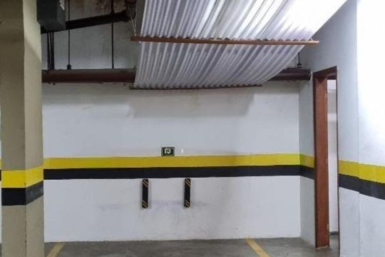 Garagem de apartamento à venda com 4 quartos, 122m² em Cambuí, Campinas