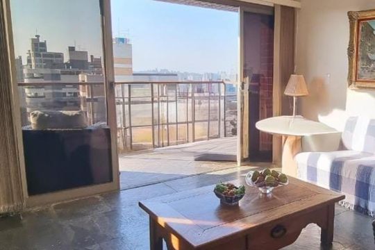 Sala de apartamento à venda com 4 quartos, 122m² em Cambuí, Campinas