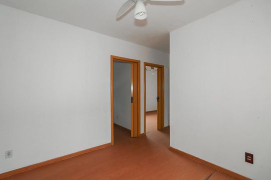 Sala de apartamento à venda com 2 quartos, 50m² em Rubem Berta, Porto Alegre