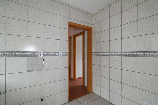 Cozinha de apartamento à venda com 2 quartos, 50m² em Rubem Berta, Porto Alegre