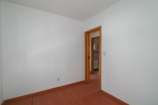 Quarto de apartamento à venda com 2 quartos, 50m² em Rubem Berta, Porto Alegre