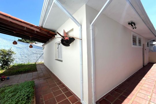 Quintal de casa à venda com 3 quartos, 250m² em Vila Carlito, Campinas