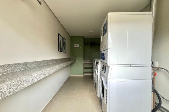 Área comum - Lavanderia de apartamento para alugar com 2 quartos, 40m² em Jardim Itacolomi, São Paulo