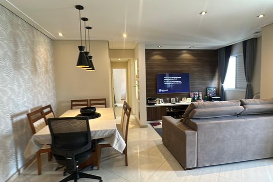 Apartamento à venda com 2 quartos, 74m² em Jardim Tupanci, Barueri