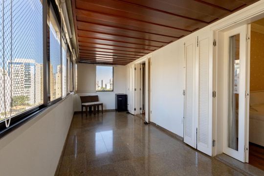 Apartamento à venda com 4 quartos, 580m² em Cambuí, Campinas