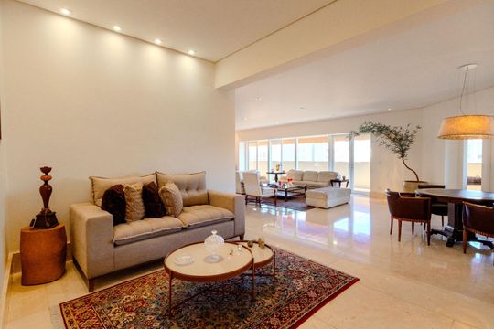 Apartamento à venda com 4 quartos, 580m² em Cambuí, Campinas