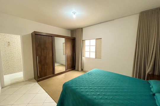 Casa à venda com 6 quartos, 300m² em Planalto, Belo Horizonte