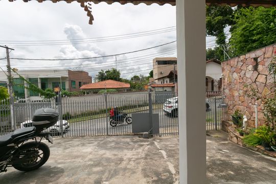 Casa para alugar com 3 quartos, 360m² em Vila Cloris, Belo Horizonte