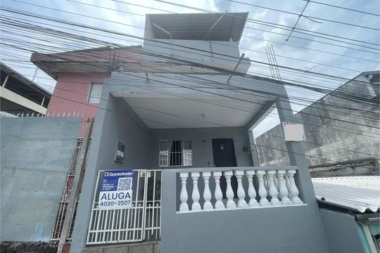 Placa instalada na fachada do imóvel  de casa à venda com 2 quartos, 160m² em Vale dos Machados, Guarulhos