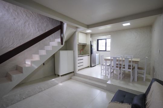 Apartamento para alugar com 2 quartos, 73m² em Ponta das Canas, Florianópolis