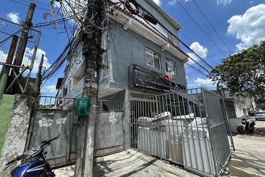 Fachada de casa à venda com 1 quarto, 40m² em Inhaúma, Rio de Janeiro