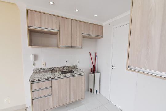 Cozinha de kitnet/studio à venda com 1 quarto, 28m² em Liberdade, São Paulo