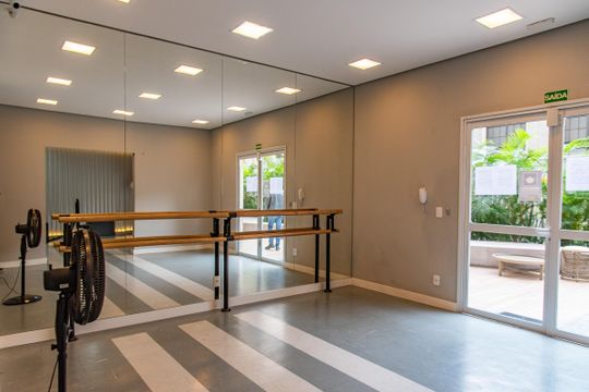 Sala de ginástica de kitnet/studio à venda com 1 quarto, 28m² em Liberdade, São Paulo