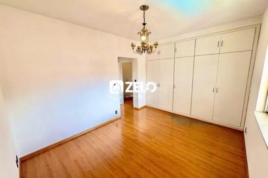 Casa à venda com 3 quartos, 293m² em Parque São Quirino, Campinas