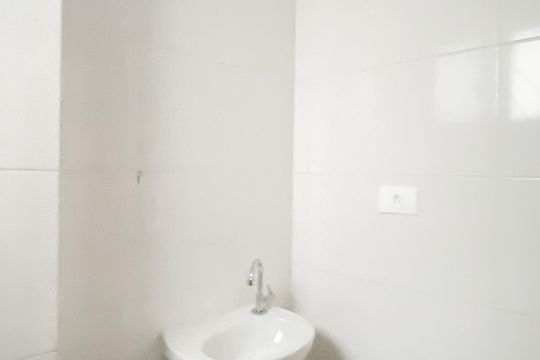 Banheiro de apartamento para alugar com 2 quartos, 42m² em Parque Boturussu, São Paulo