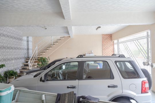 Garagem de casa para alugar com 4 quartos, 300m² em Jardim Rosa de Franca, Guarulhos