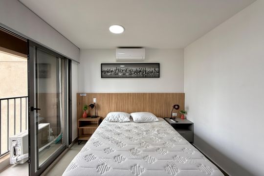 Quarto   de kitnet/studio para alugar com 0 quarto, 28m² em Campo Belo, São Paulo