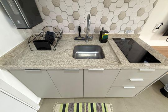 Cozinha de kitnet/studio para alugar com 0 quarto, 28m² em Campo Belo, São Paulo