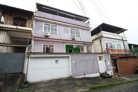 Fachada com Placa de casa para alugar com 3 quartos, 175m² em Taquara, Rio de Janeiro
