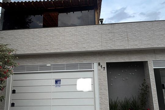 Fachada de casa à venda com 4 quartos, 225m² em Vila Alzira, Santo André