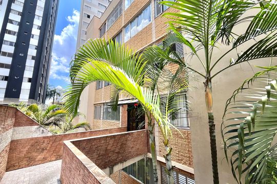 Hall de entrada de apartamento à venda com 2 quartos, 55m² em Parque Imperial, São Paulo