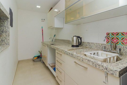 Cozinha de apartamento para alugar com 1 quarto, 45m² em Petrópolis, Porto Alegre