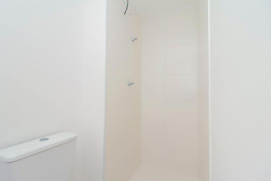 Banheiro de kitnet/studio para alugar com 1 quarto, 24m² em Itaquera, São Paulo