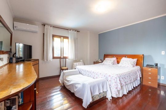 Casa à venda com 5 quartos, 270m² em Jardim Bonfiglioli, São Paulo