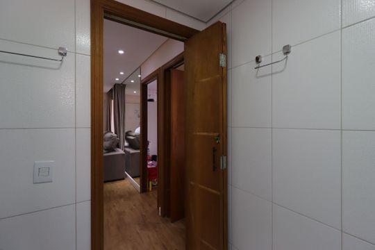 Banheiro de apartamento à venda com 2 quartos, 50m² em Jardim Alzira Franco, Santo André