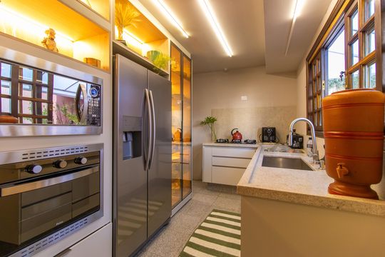 Cozinha de casa de condomínio para alugar com 3 quartos, 220m² em Granja Viana, Cotia