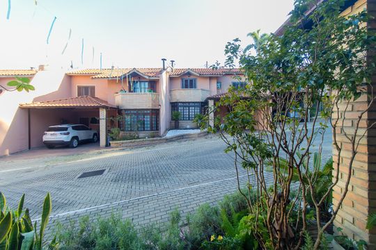 Vista da Sala 1 de casa de condomínio para alugar com 3 quartos, 220m² em Granja Viana, Cotia