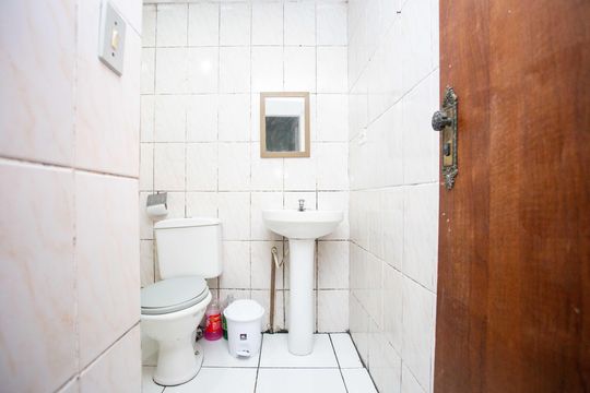 Banheiro de apartamento à venda com 2 quartos, 55m² em Conceição, Diadema