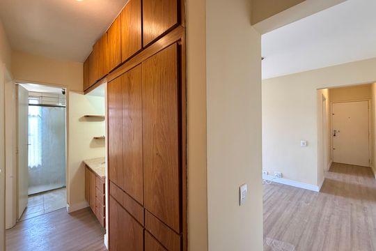 Corredor Quartos  de apartamento para alugar com 2 quartos, 80m² em Chácara Santo Antônio, São Paulo