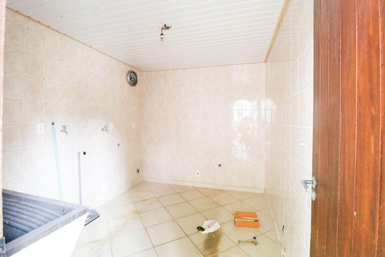 Área de serviço de casa para alugar com 14 quartos, 3884m² em Vila Albertina, São Paulo