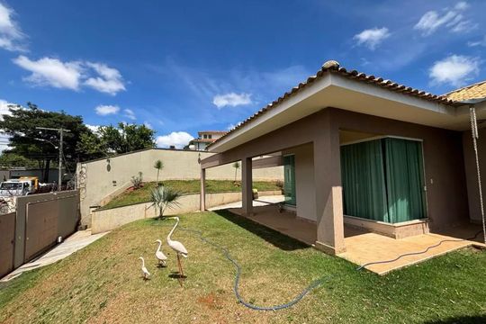 Casa para alugar com 3 quartos, 271m² em Bandeirantes (pampulha), Belo Horizonte