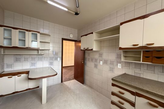 Apartamento para alugar com 4 quartos, 147m² em Sion, Belo Horizonte