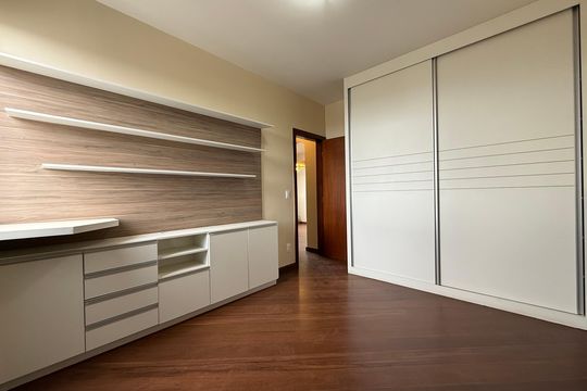 Apartamento para alugar com 4 quartos, 147m² em Sion, Belo Horizonte