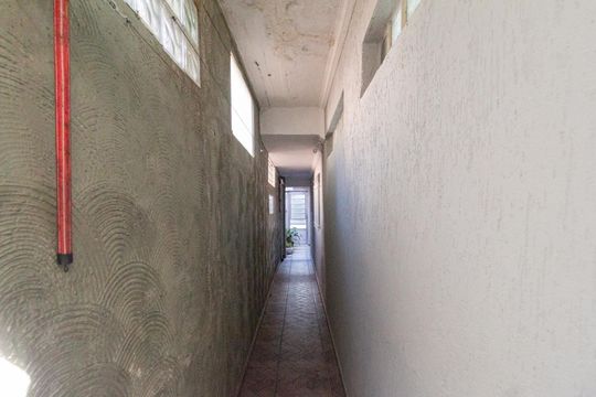 Corredor de casa à venda com 4 quartos, 303m² em Jardim das Flores, Osasco