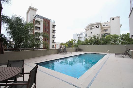 Apartamento para alugar com 3 quartos, 342m² em Vila Progredior, São Paulo