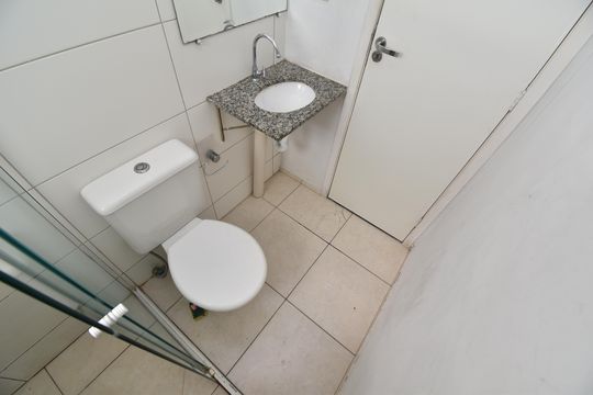 Banheiro  de apartamento para alugar com 2 quartos, 58m² em Bairro Alto, Curitiba