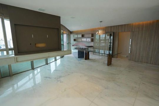 Apartamento para alugar com 4 quartos, 240m² em Belvedere, Belo Horizonte