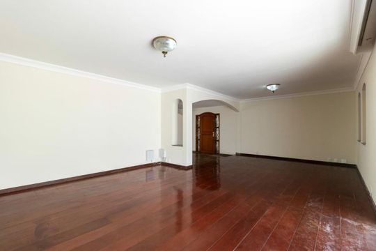 Casa para alugar com 4 quartos, 256m² em Planalto Paulista, São Paulo