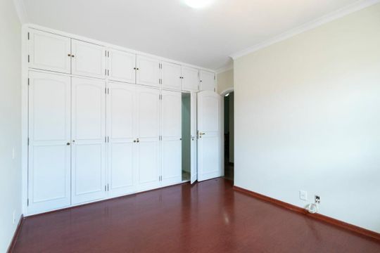 Casa para alugar com 4 quartos, 256m² em Planalto Paulista, São Paulo