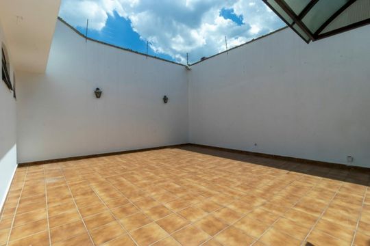 Casa para alugar com 4 quartos, 256m² em Planalto Paulista, São Paulo