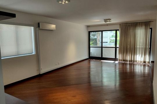 Apartamento para alugar com 3 quartos, 220m² em Sumaré, São Paulo