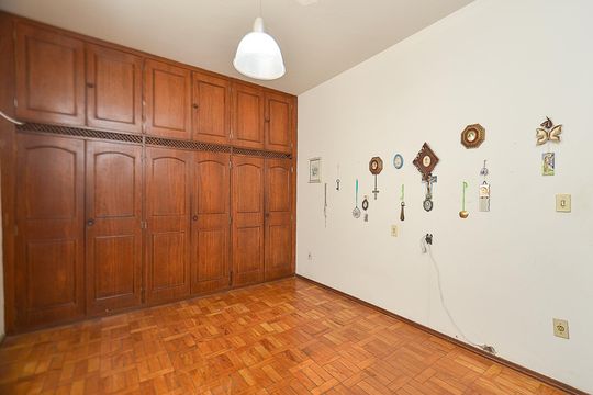 Suíte 1 de casa à venda com 5 quartos, 316m² em Sagrada Família, Belo Horizonte